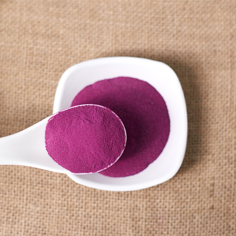 Kuivunut violetti bataattijauhe